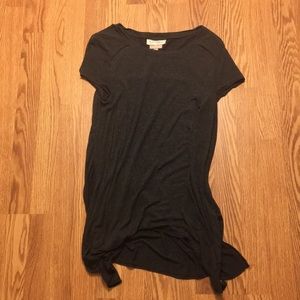 Jessica Simpson nursing tee